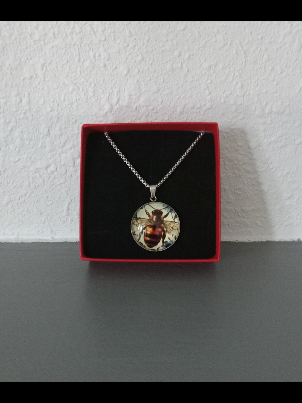 Stainless Steel Bee Necklace  With A Pendant Of A Bee  in Brown and Black